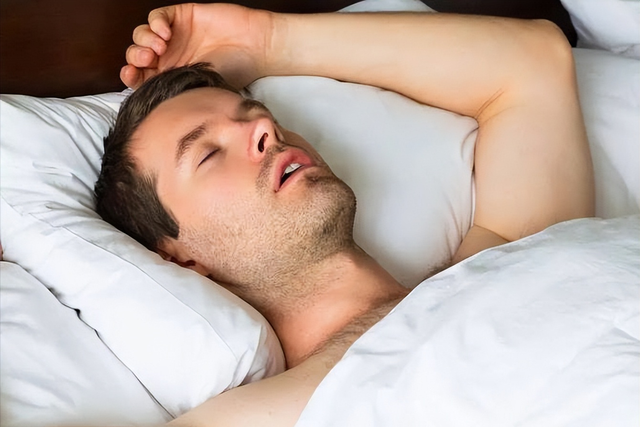 寿命比较长的男性,脸上一般会有这3个特征,快来看看你占了几个