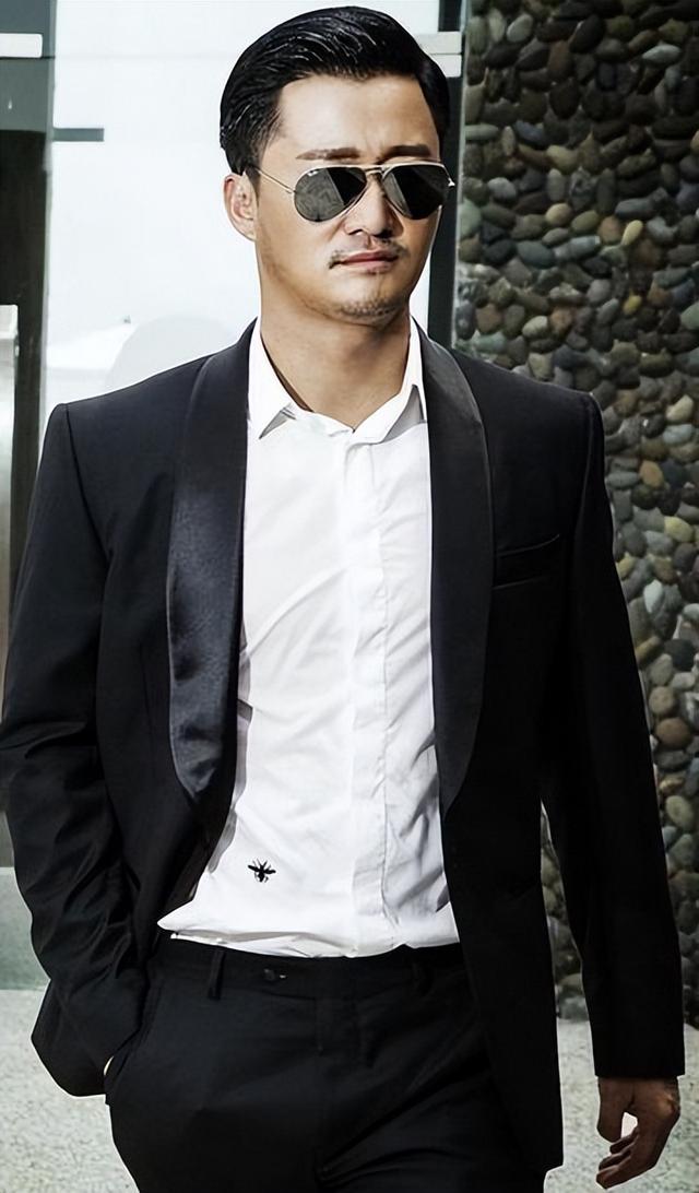 这一次,“宠妻人设”崩塌、“伪爱国”的吴京,已走上另一条道路