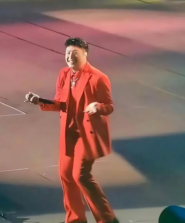 44岁潘玮柏胖至200斤,晒19岁时帅照,被罗志祥嘲讽你就继续吃吧