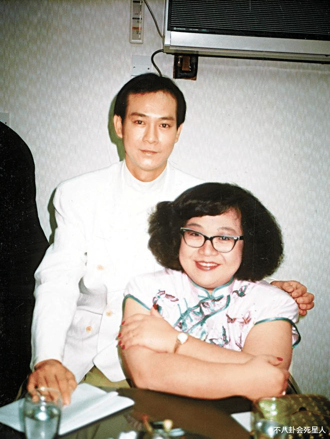 男神秃头大赏：有人自然衰老依然帅气，有人发福面目全非