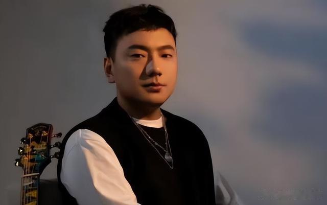 奔跑吧兄弟|31岁登春晚爆红后，他第一件事，就是连夜回家给女儿扫墓