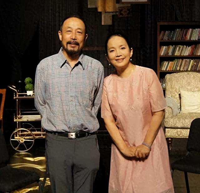 亲美辱华,背刺祖国,吃中国饭却长美国心的吕丽萍,现在自食恶果