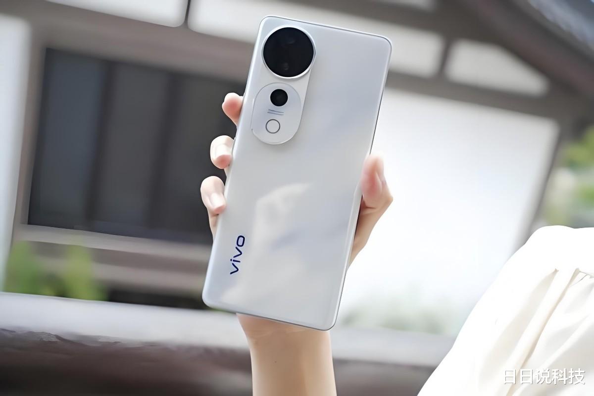 6000mAh+80W+120Hz，跌至1547元，從中端市場跌至低端市場