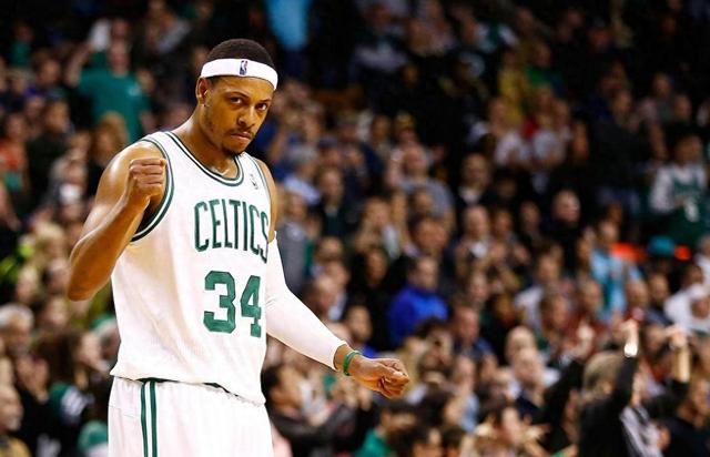 98年皮尔斯第10顺位被选中,排他前面的9人是谁?有两位传奇球星