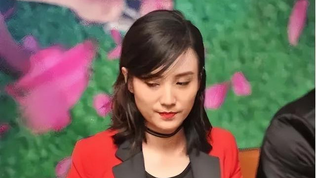 宋佳，这若隐若现的感觉！