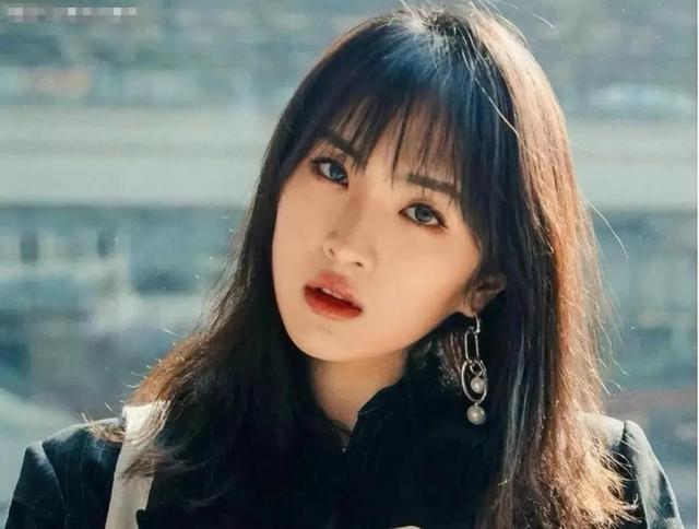 同样是任正非的基因,将孟晚舟和姚安娜一对比,差距一目了然