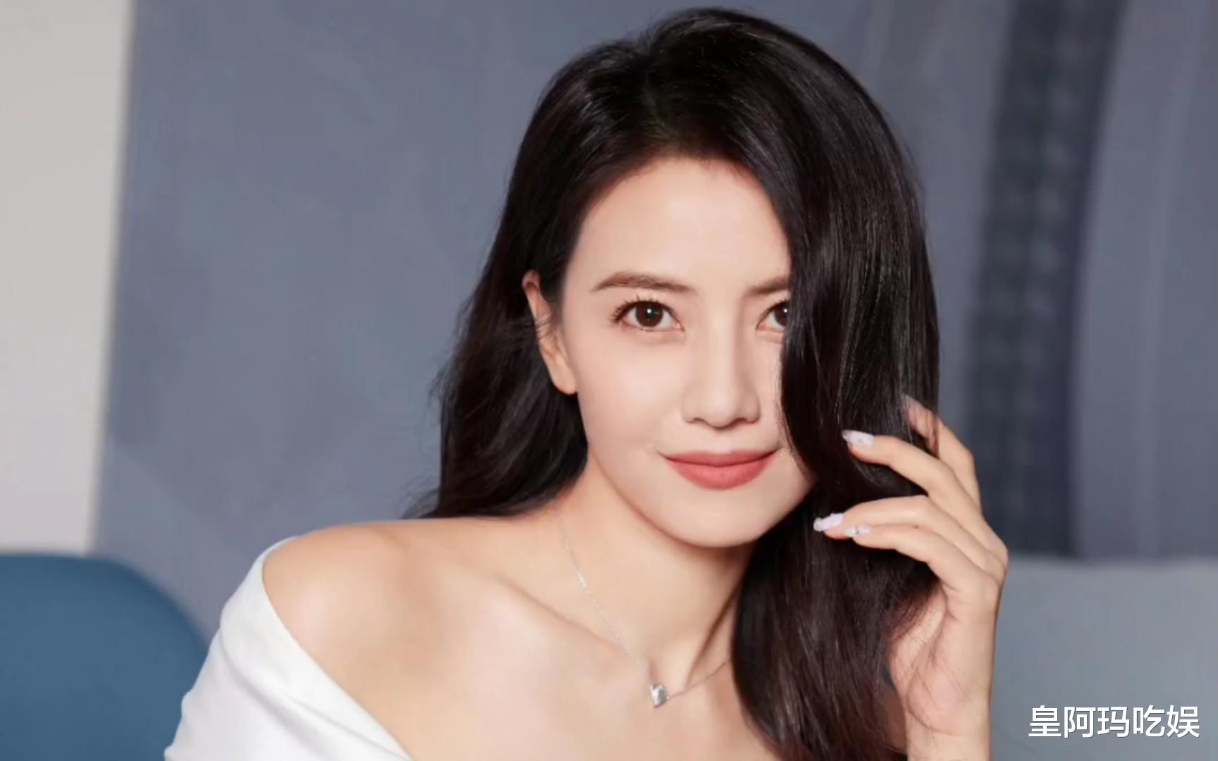 高圆圆“高中旧照”全网疯传!班主任:至少10个班的男生都在追她