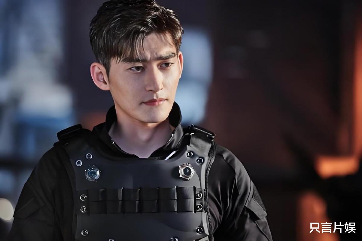 张翰恋情冲上热搜,新女友长相曝光,网友:他还是忘不了郑女士