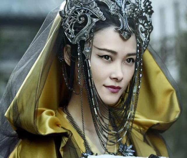 背景成谜、无人敢娶!一场微博之夜,彻底戳穿了李宇春的真正实力