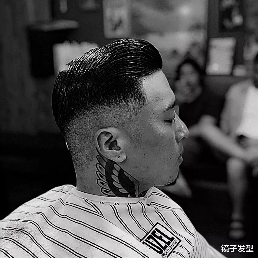男发不论怎么剪，一定要试试两侧铲短二八分，绅士有型不落伍