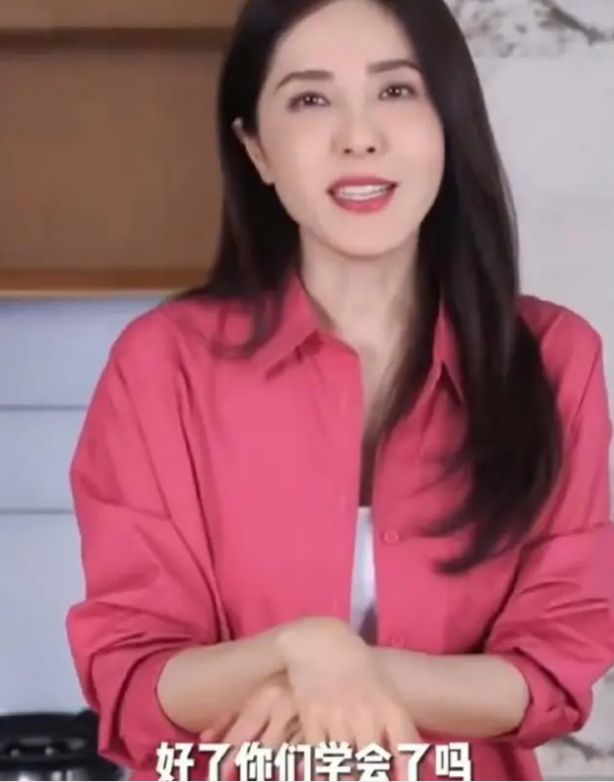 女星曾黎自曝家中有1500斤自制酵素,网友:震惊