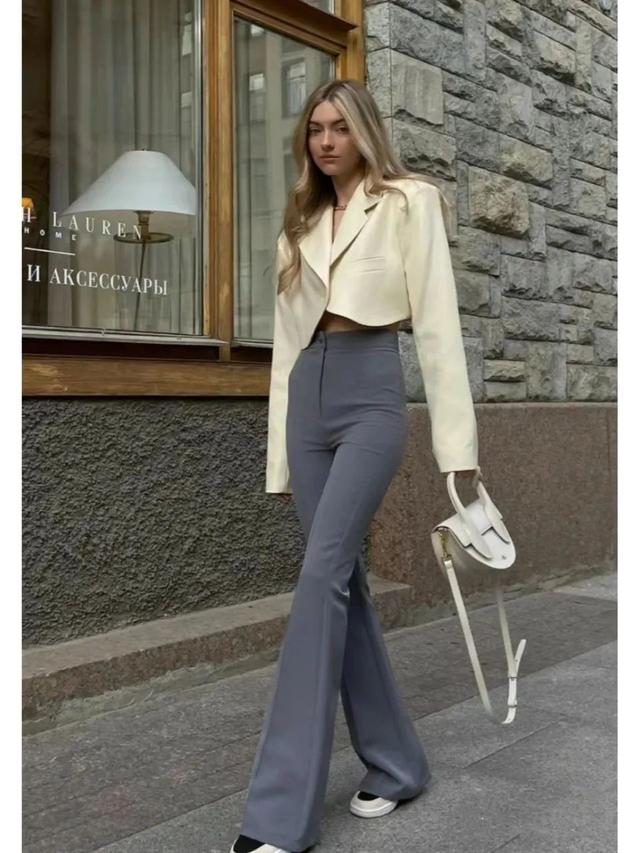 今年最流行的“薄西装”,越简单越高级