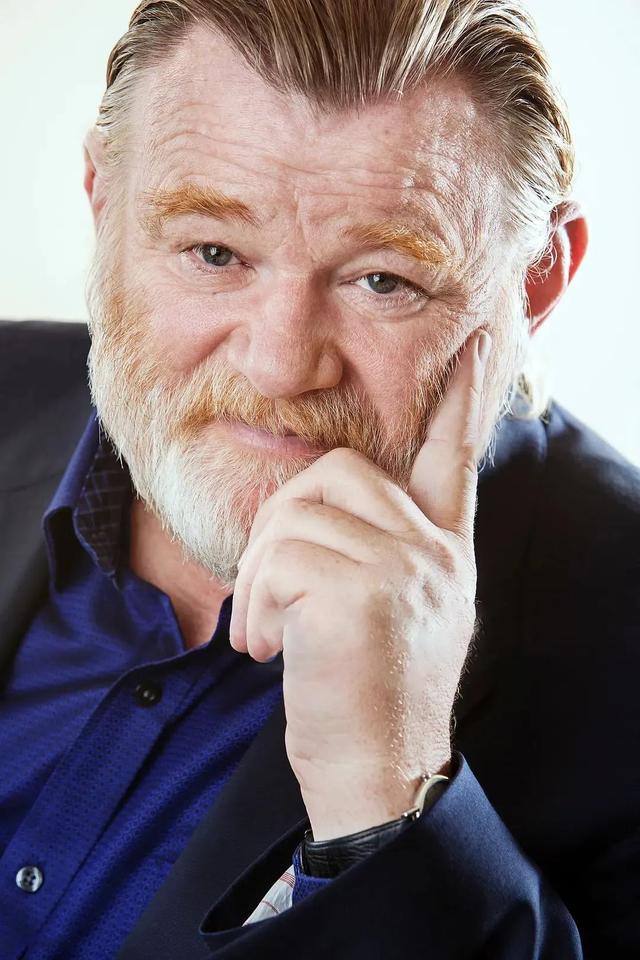 《暗影蜘蛛侠》曝光片场照,尼古拉斯·凯奇饰演中年蜘蛛侠