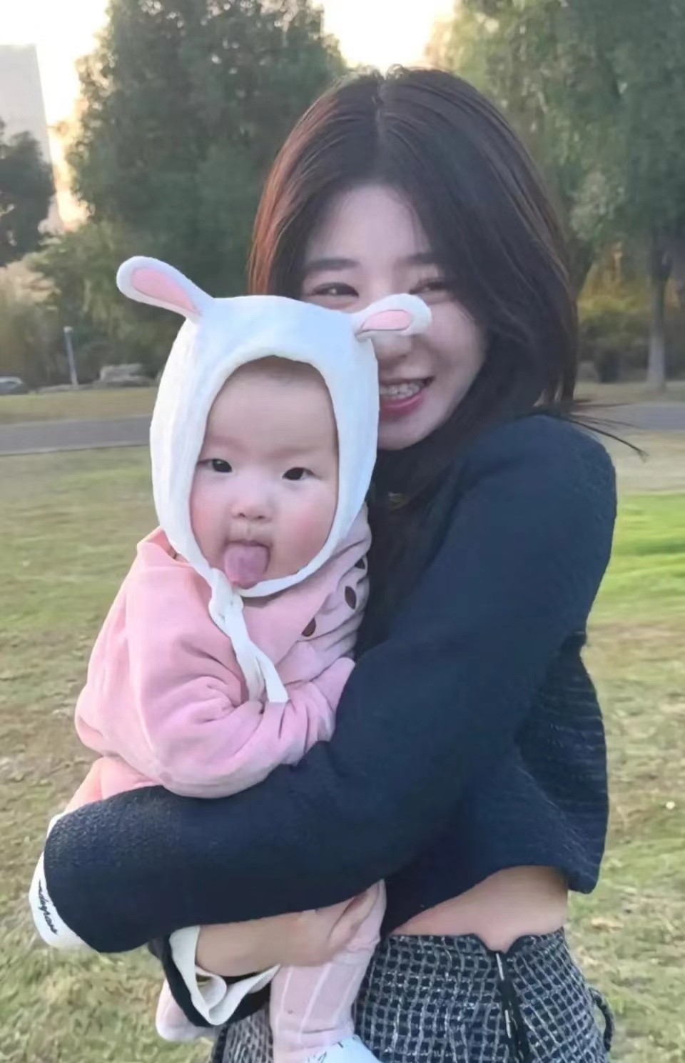 网络暴力无情,单亲妈妈黄一鸣泪洒直播现场