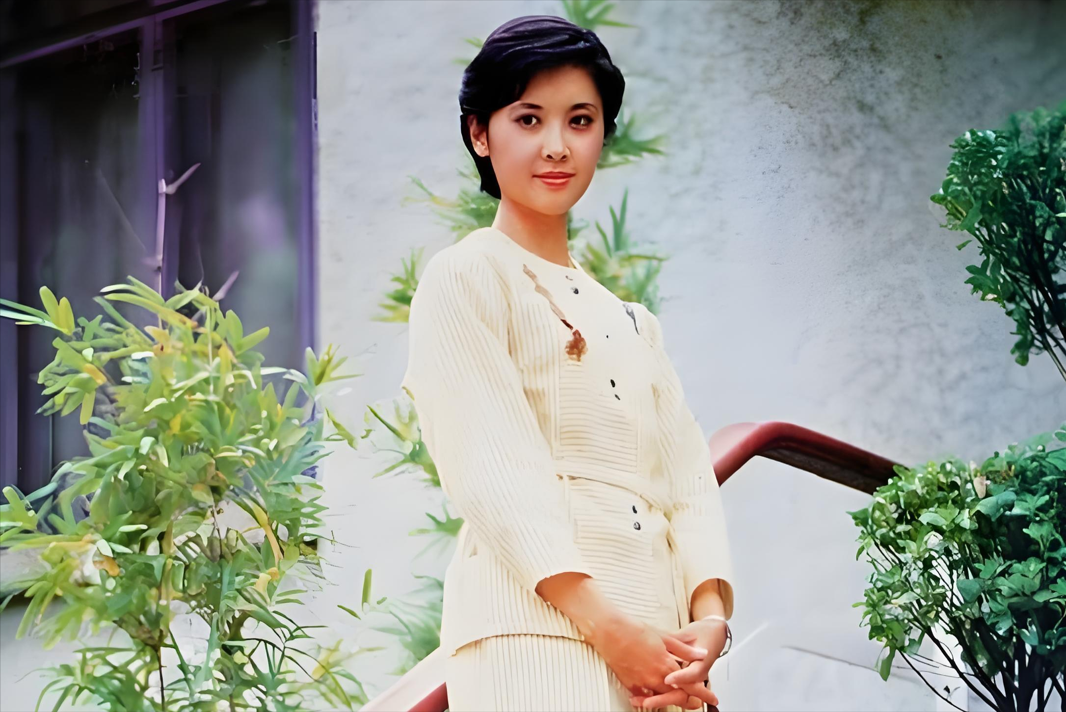 她是中国第一美女，结2次婚都没孩子，如今72岁仍美得令人羡慕！