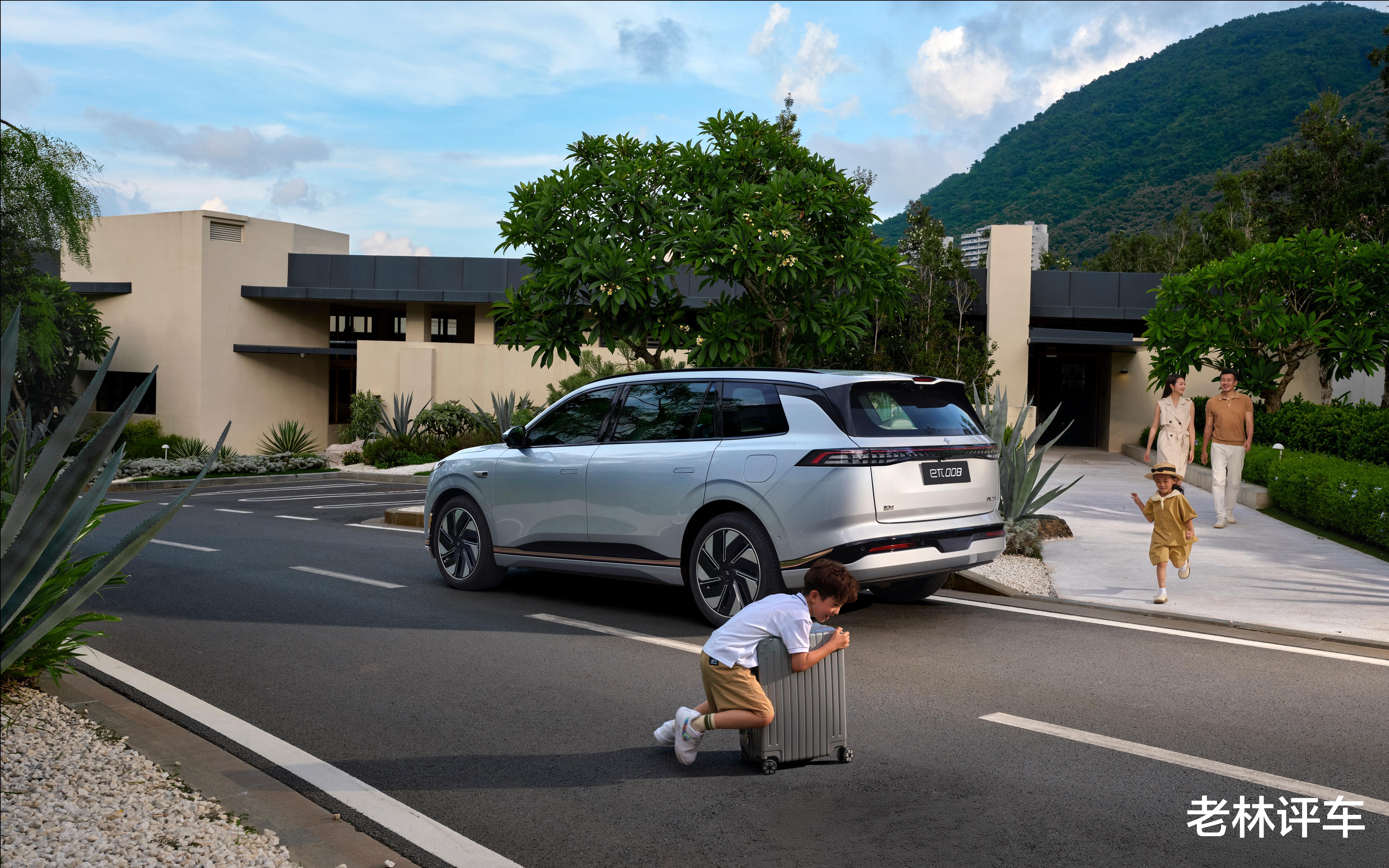 新品牌也很猛，10个月卖了6万台，C级车11.99万起，半价小米SU7？