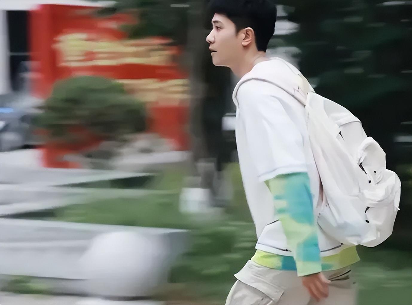 模特出道,沉淀12年才成名的彭冠英,为啥不算火却是很多人的偶像