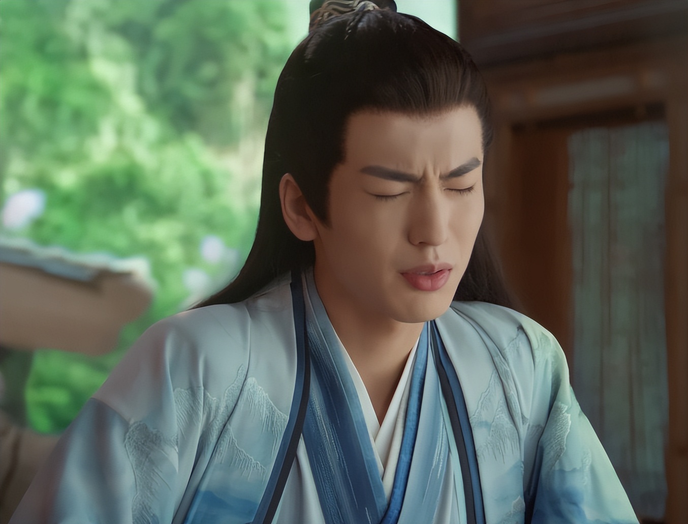 《小夫妻》和《四海重明》各看4集，一个弃剧，一个追到底