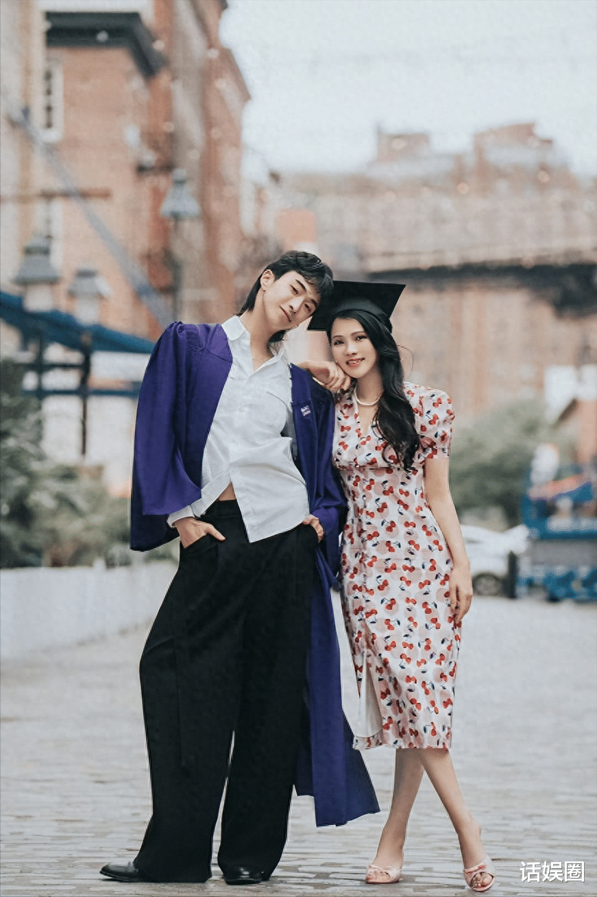 看到伊能静和哈林 , 抚养儿子的费用, 才明白, 秦昊是多么的大度!