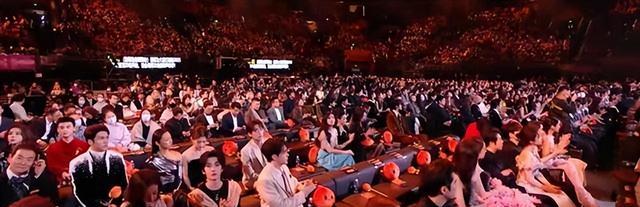 愤然离场！这次娱乐圈的残酷现实，在34岁李沁身上展现得淋漓尽致