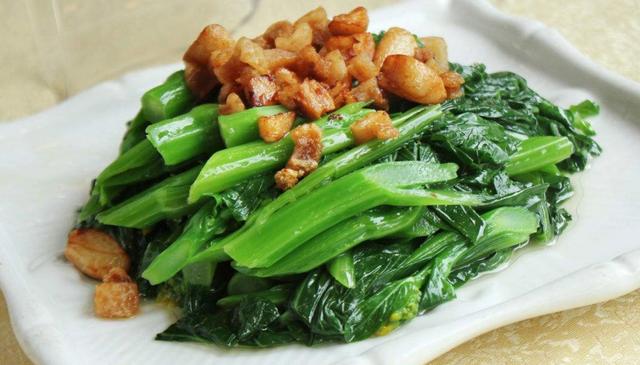 64岁大妈每天炒菜用猪油，5年后体检，医生惊呼：到底干啥了