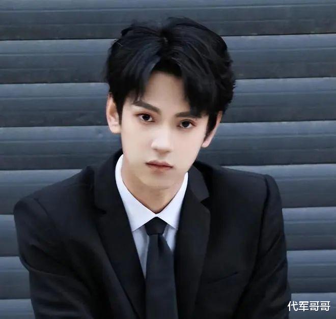 黄晓明旗下公司16个艺人，居然没有一个红的，网友：好心疼！