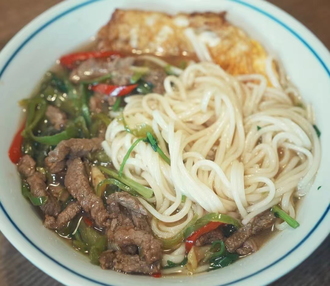 夏天孩子吃面条这样做,劲道爽滑,鲜香美味,好吃到汤都不剩一滴