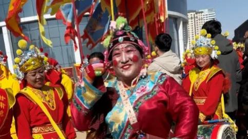 38岁的甘肃网红杨老二去世，去世原因被曝出，网友：恶作剧要人命