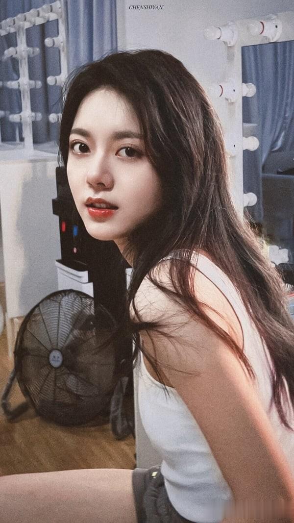 网评最高颜值00花TOP10! 赵晴没前十,赵今麦第三,冠军好意外