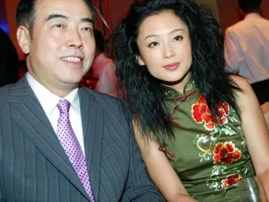 天呐,看到陈红和周海媚1996年合影,才懂陈凯歌为啥说一眼万年