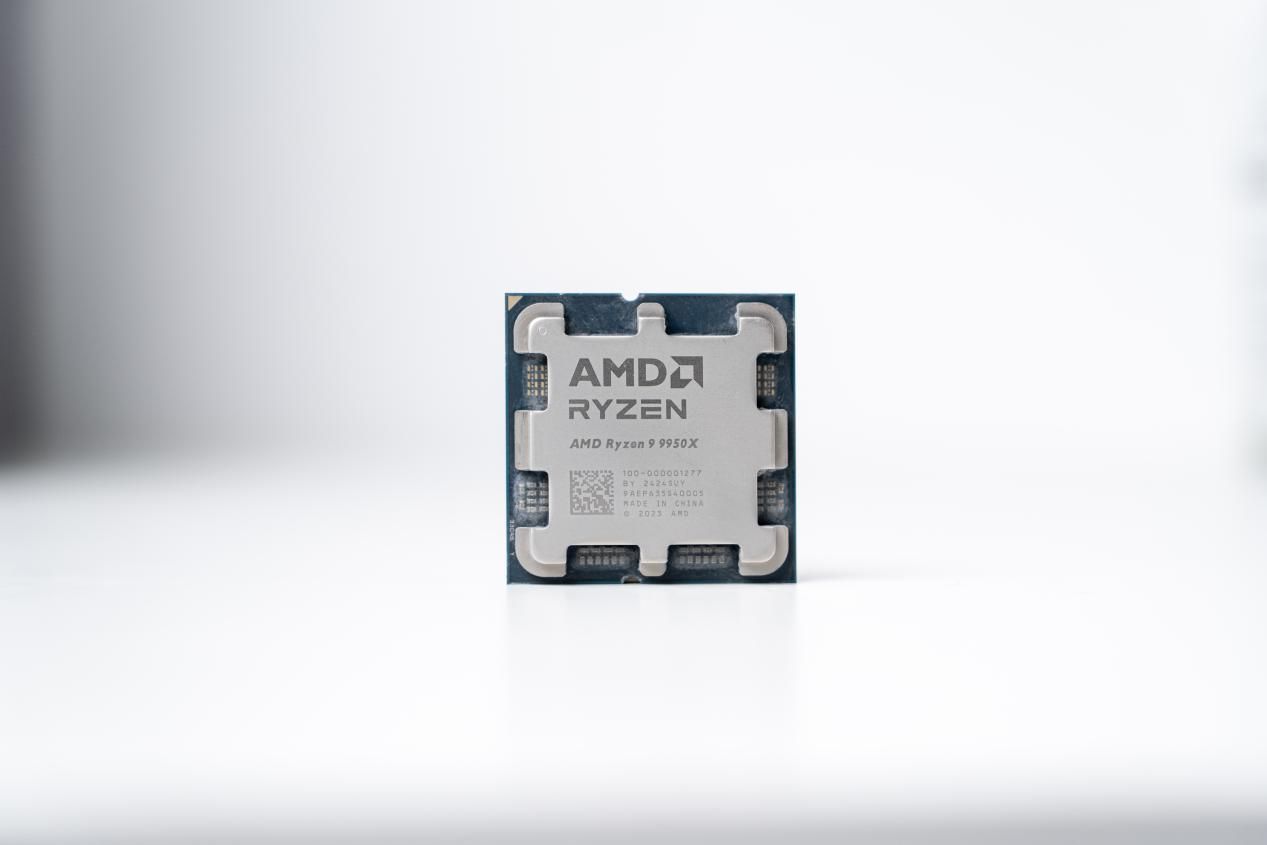 巅峰生产力对决！AMD锐龙9 9950X竟比i9-14900K强这么多？