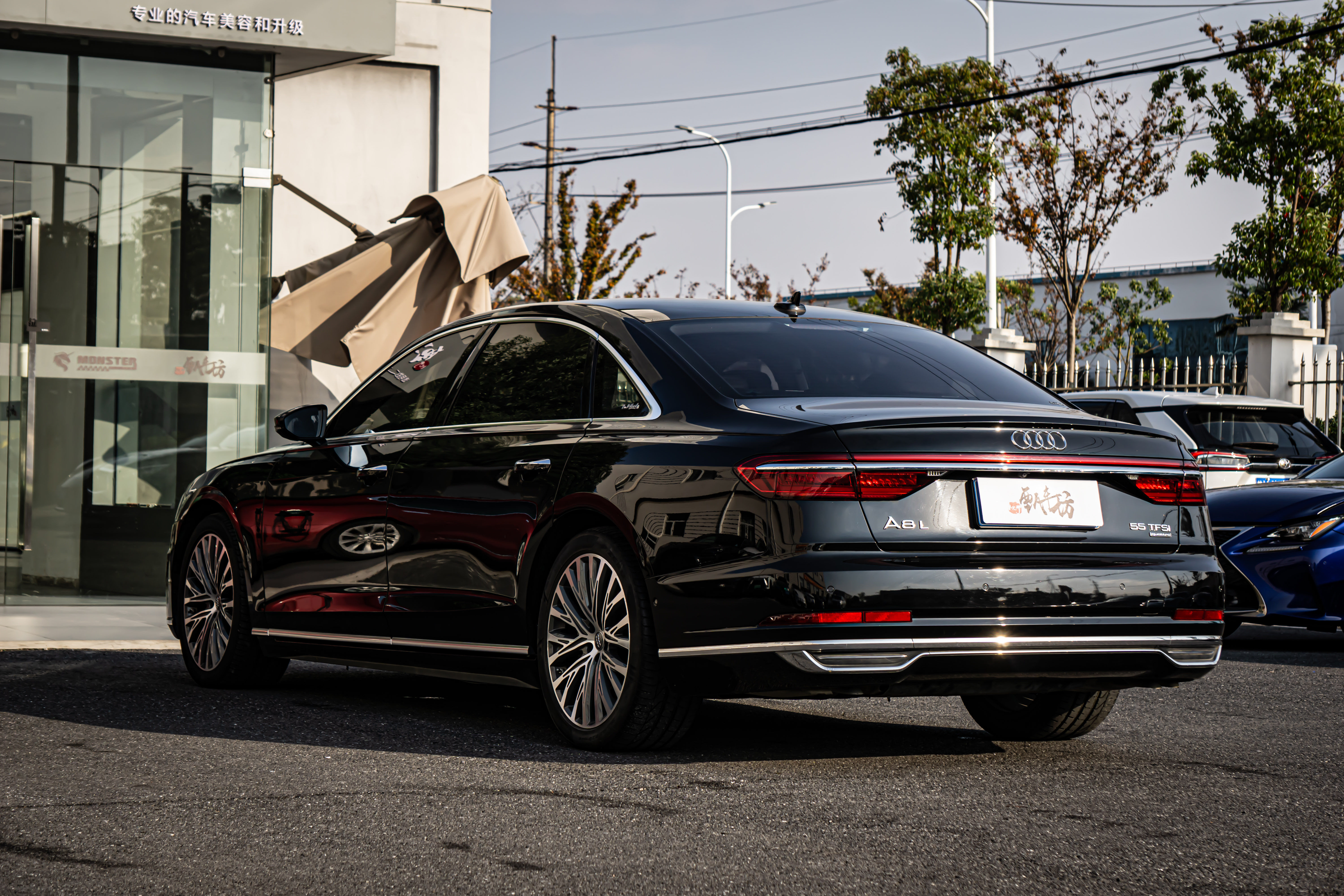 奥迪A8L：5.7秒破百，曾经百万级豪车，如今不到40万即可拥有！
