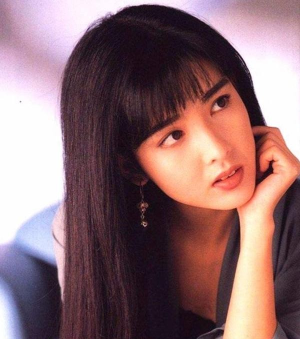 周慧敏屡遭出轨，为何鲜有人同情？揭秘她“自作自受”的独特经历！