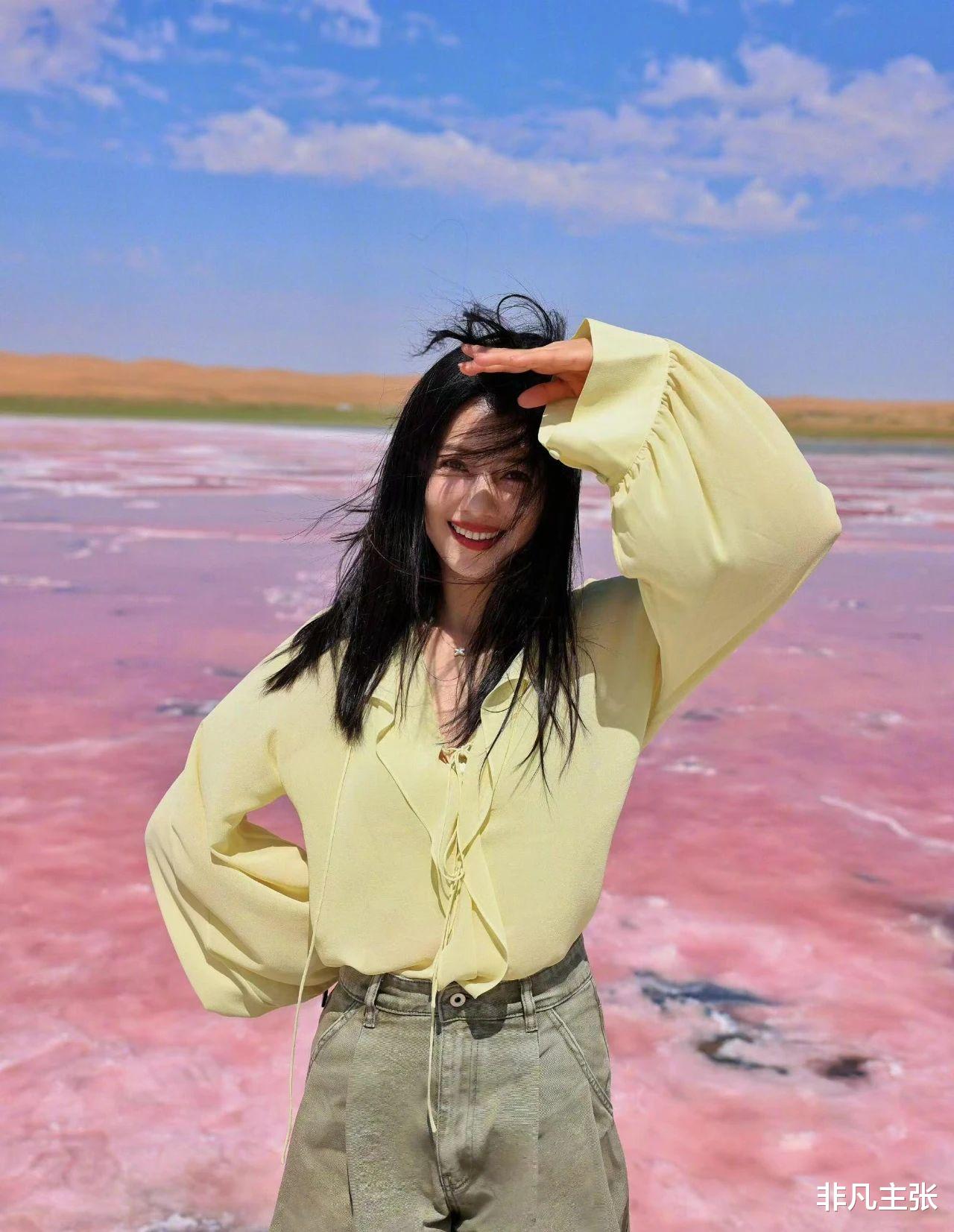 高圆圆乌兰之旅再次登榜！眼神一如既往的温柔坚韧