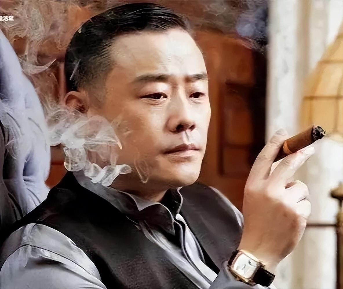 周立波现状:被撒贝宁扳倒,封杀后跑美国潇洒,如今回国想要复出