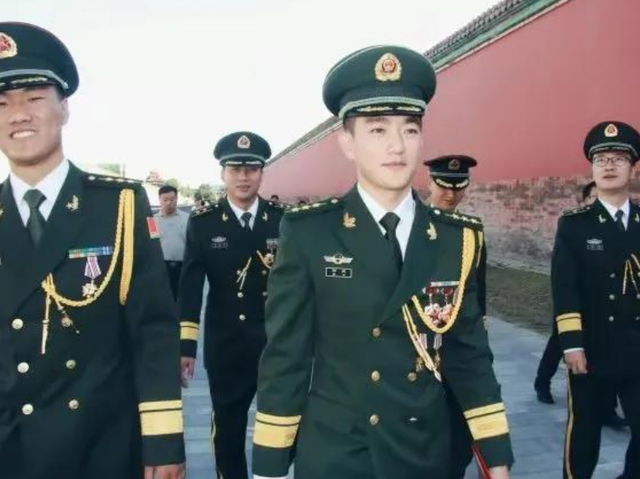 “靠嫁人翻身”的张馨予:她老公何捷,确实很牛!