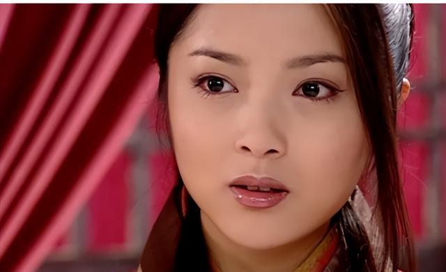 美过高圆圆贾静雯,18岁蹿红,25岁销声匿迹,“庞飞燕”去哪了?