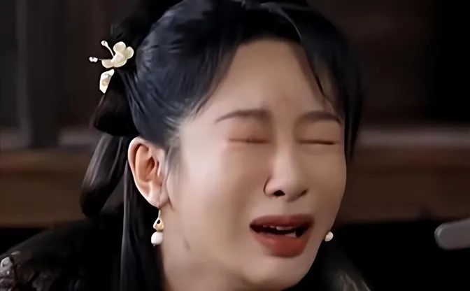 全程张不开嘴，表情僵硬，34岁李沁带来古偶女神教科书式演技