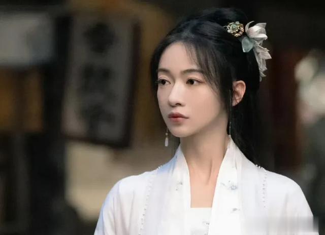 《墨雨云间》：直到珠胎暗结，才明白婉宁公主，为何嫁给恋童癖！