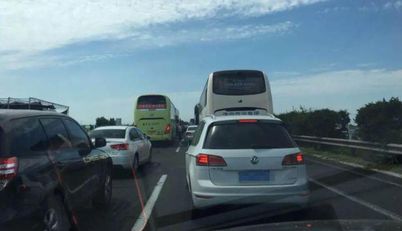 普通人别买SUV，除非你能满足这四个条件，不然还是老实开轿车