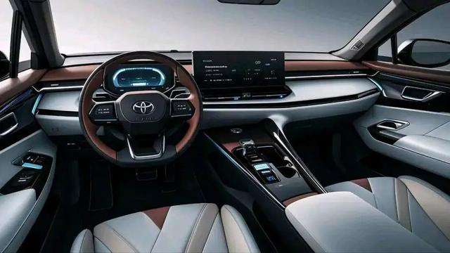 2025款丰田汉兰达：全能型“宝藏神车”，让人一眼万年