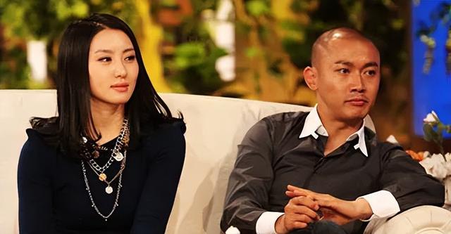 比李嘉欣还爽的内娱阔太:每月拿300万生活费,把老公当儿子哄着