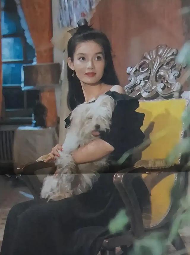 曾经貌美如花,现今却成土气大妈,这8位女星年轻时也太美了