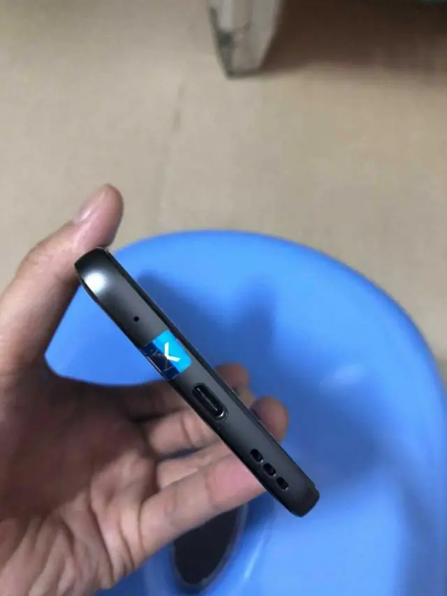 100元的“洋垃圾”手机,骁龙821+4G还凑合,支持IP68防水