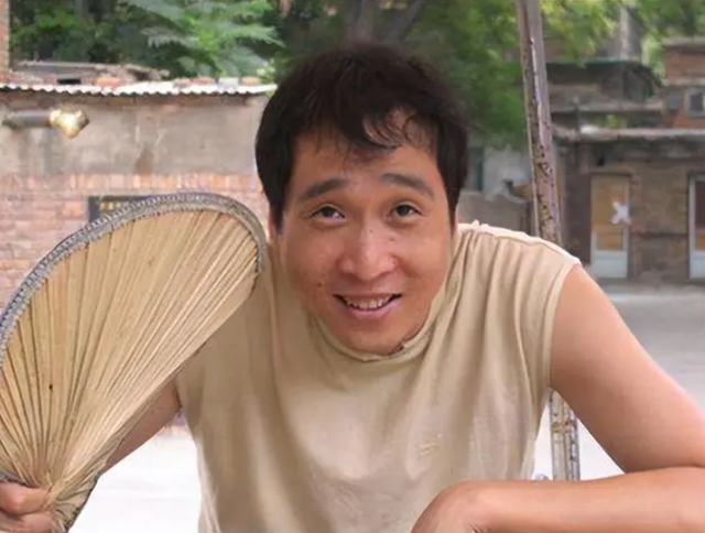 条子哥直播翻车,3万人齐喊“下去”,场面尴尬无奈中下播