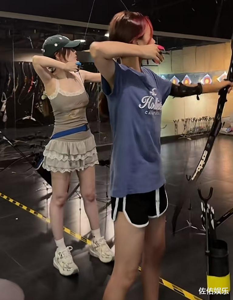 有望复合?贾乃亮甜馨同床共枕超有爱,与李小璐关系和谐