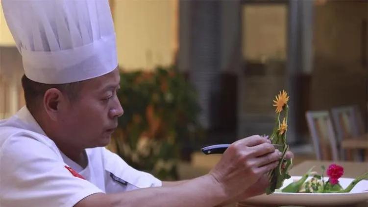 月薪过万的饭店大厨，为啥不辞职自己开店？餐饮老板道出背后真相