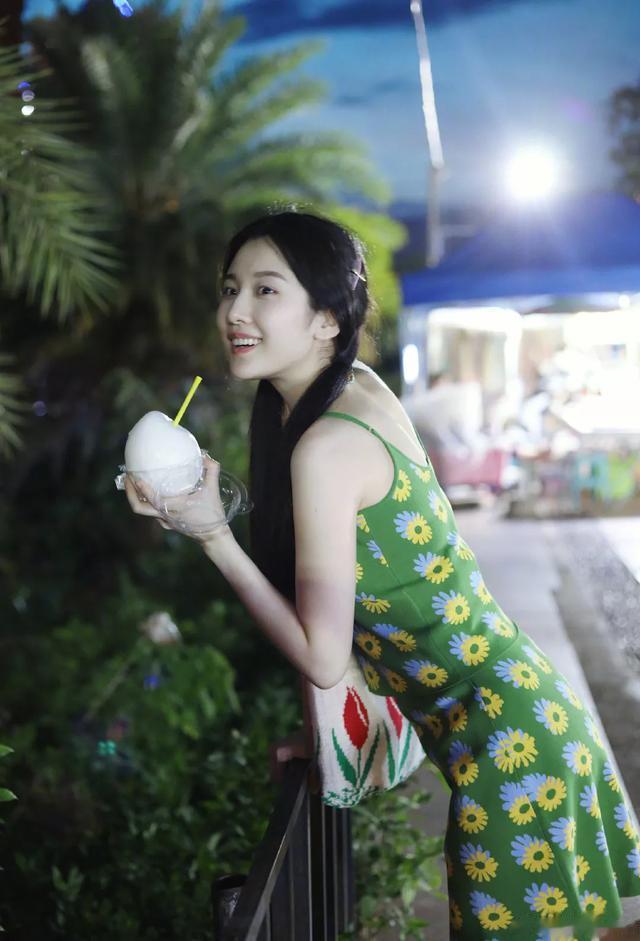 张慧雯双马尾好清秀