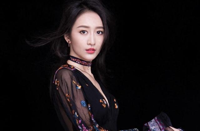 40岁王鸥再曝丑闻!\三寸黄泥地\中\现世报\轮番上演