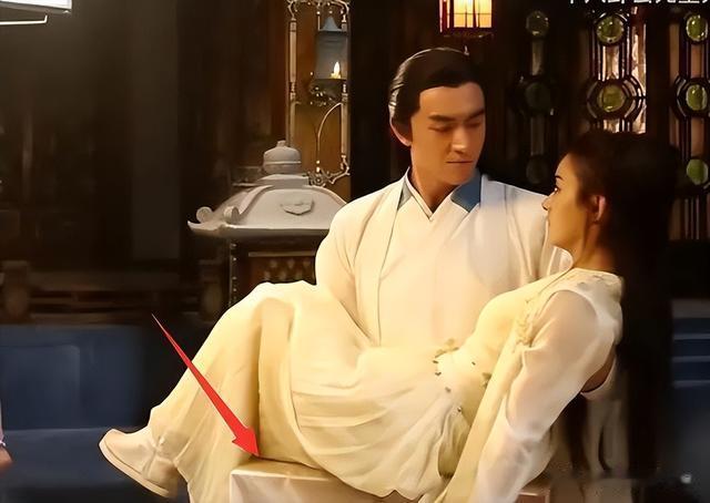 硅胶假身材、抱不起女主、连弓都拉不开!内娱男星虚到你无法想象